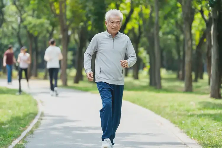 老人面部出湿疹能治好吗(图2)