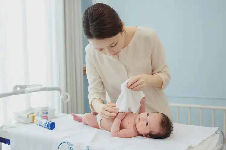 新生儿脖子上出现湿疹能彻底自愈吗(图3)