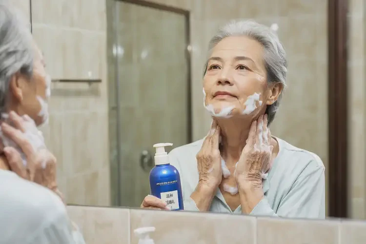 老年人脖子容易长湿疹能治好吗(图4)