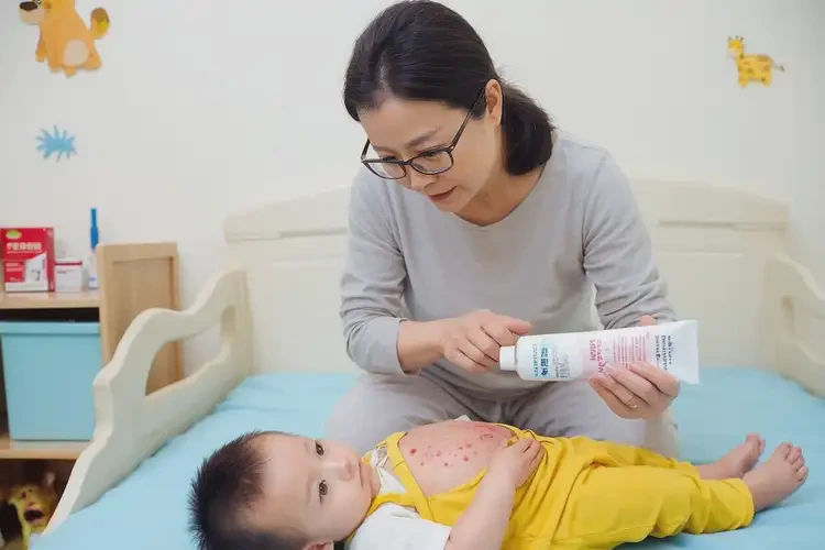 小孩肚子上经常起湿疹能治好吗(图3)