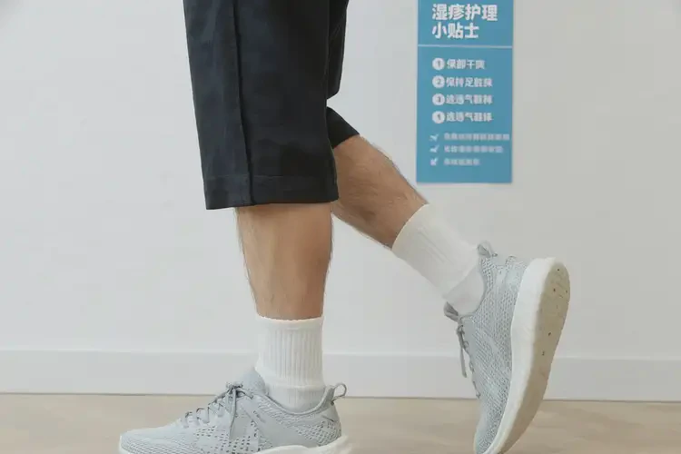 男性脚上有湿疹能治好吗(图2)