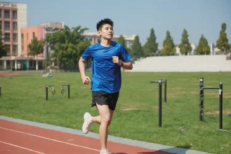 大学生脖子容易起湿疹能彻底自愈吗(图1)