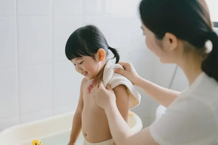 少儿脖子经常起湿疹能治好吗(图1)