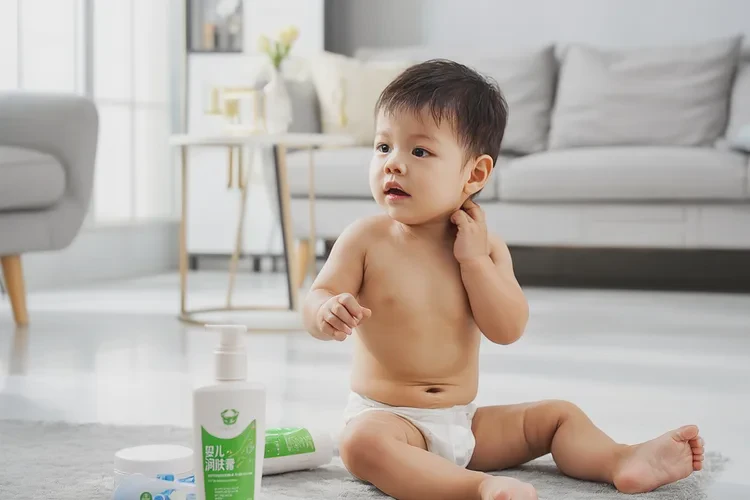 幼儿脖子偶尔起湿疹能治愈吗(图2)