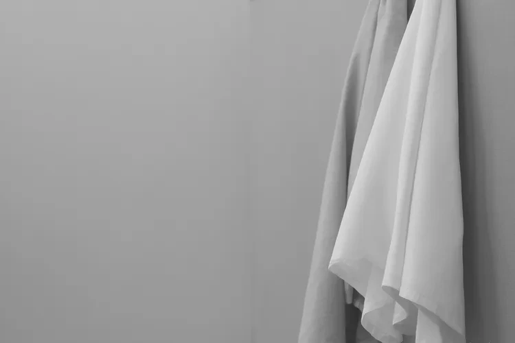 女生脸上偶尔起湿疹可以治愈吗(图1)