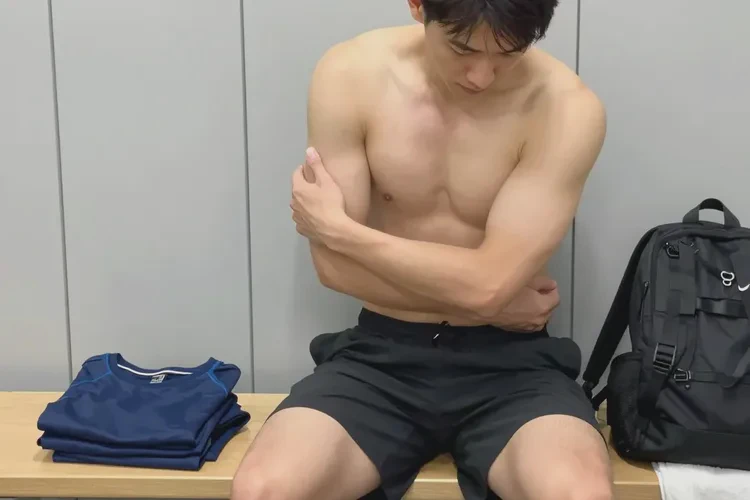 男生四肢偶尔起湿疹能治愈吗(图2)