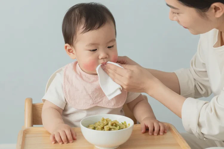 孩子脸上经常长湿疹能不能治愈(图2)