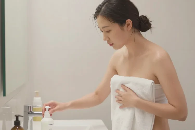 女性肚子偶尔长湿疹能治愈吗(图2)