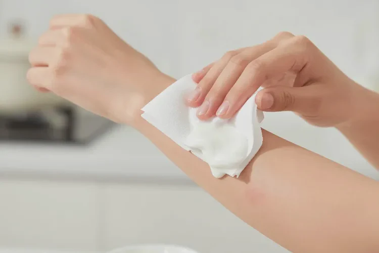 哺乳期妈妈手臂上偶尔起湿疹能治愈吗(图1)