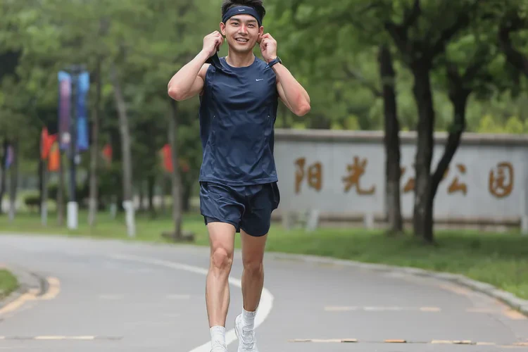 青年人脖子上有湿疹能治愈吗(图4)