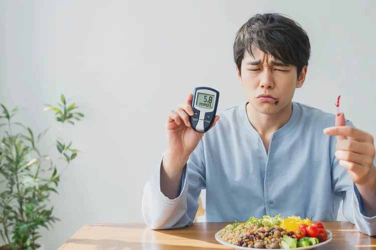 28岁晚上血糖13.5是怎么回事(图1)