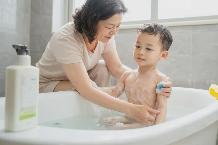 小学生手臂偶尔长湿疹能治愈吗(图3)