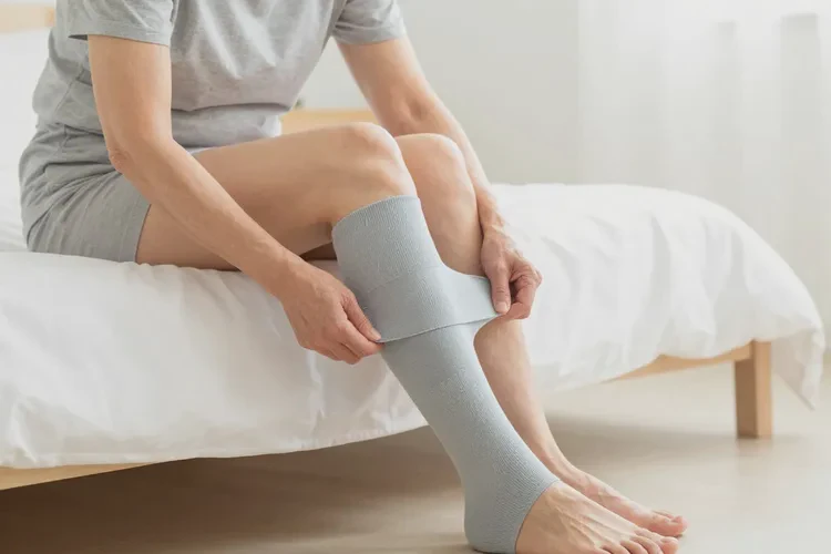 老年人小腿上经常长湿疹能治愈吗(图2)