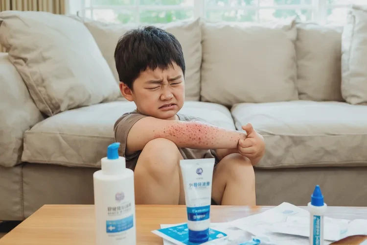 孩子手上偶尔长湿疹能不能治愈(图1)