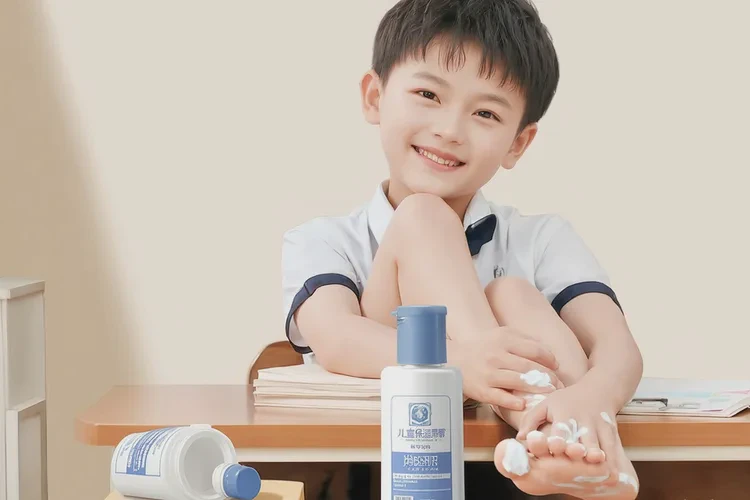 小学生脚上偶尔起湿疹能治愈吗(图1)