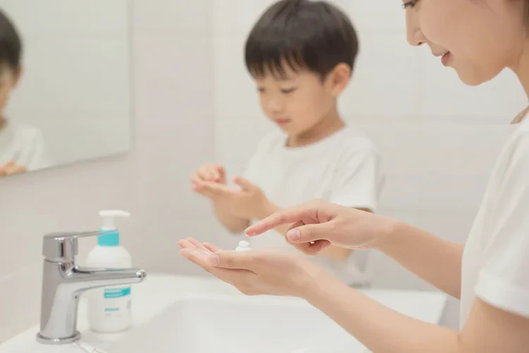 小孩面部经常长湿疹能不能治愈(图1)