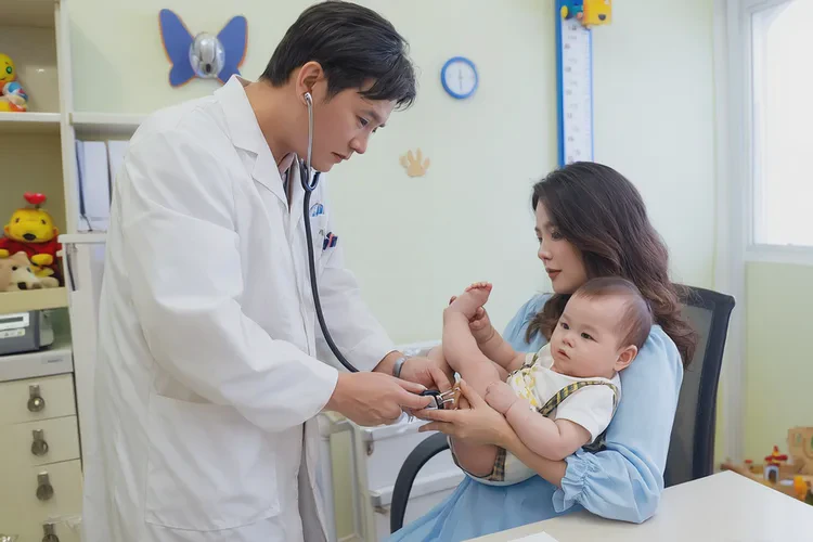 新生儿小腿长湿疹可以治愈吗(图2)