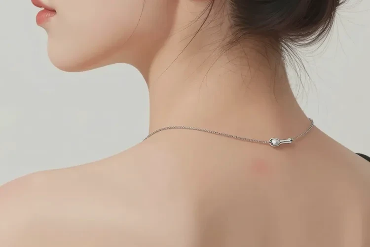 女性脖子上容易长湿疹能治愈吗(图2)