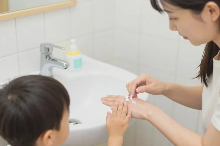 孩子四肢容易起湿疹能不能治愈(图2)