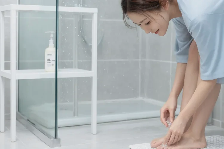 女人脚上起湿疹可不可以治愈(图2)