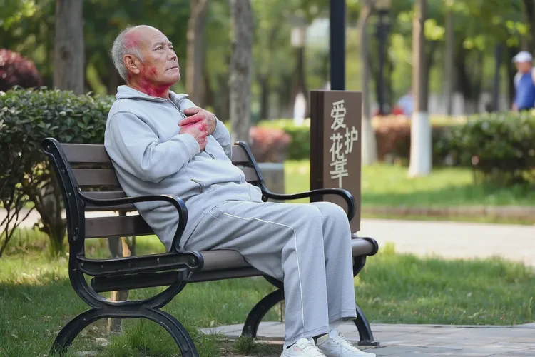 老人脖子经常长湿疹能够根治吗(图2)