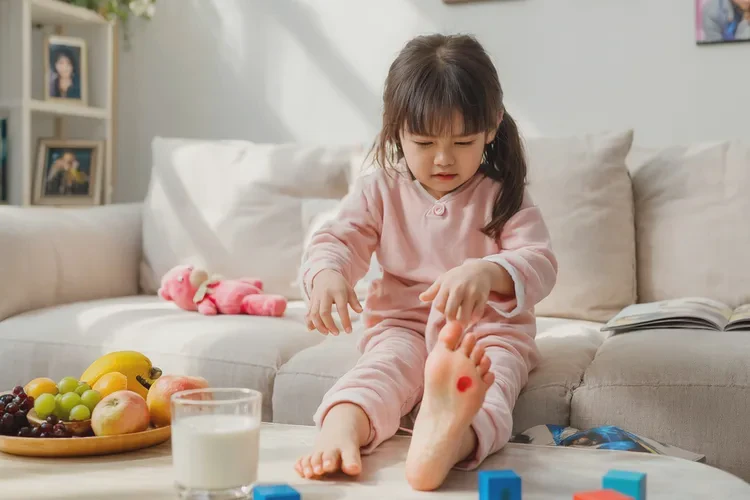 少儿脚上经常起湿疹能够根治吗(图1)