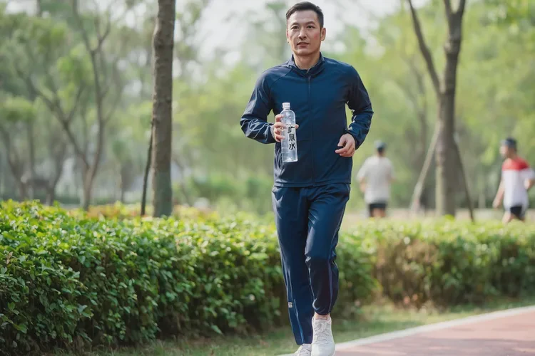 35岁晚餐血糖6.4是怎么回事(图1)