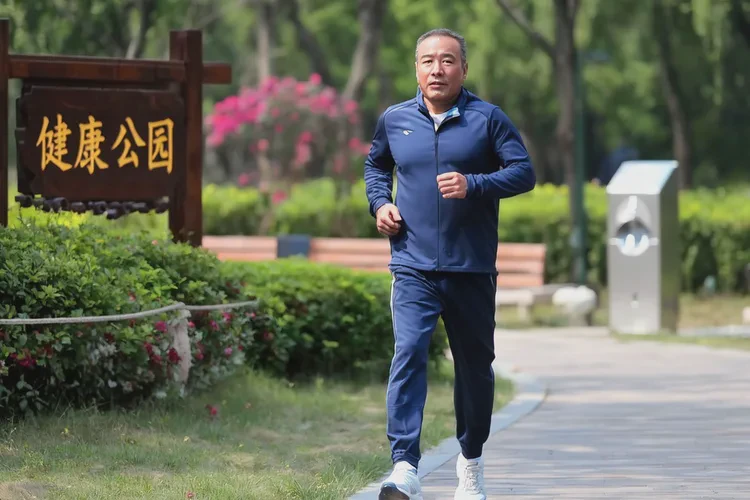 43岁中餐血糖27.9是怎么回事(图2)