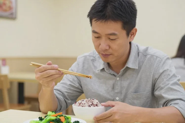 36岁中餐血糖10.4是怎么回事(图1)