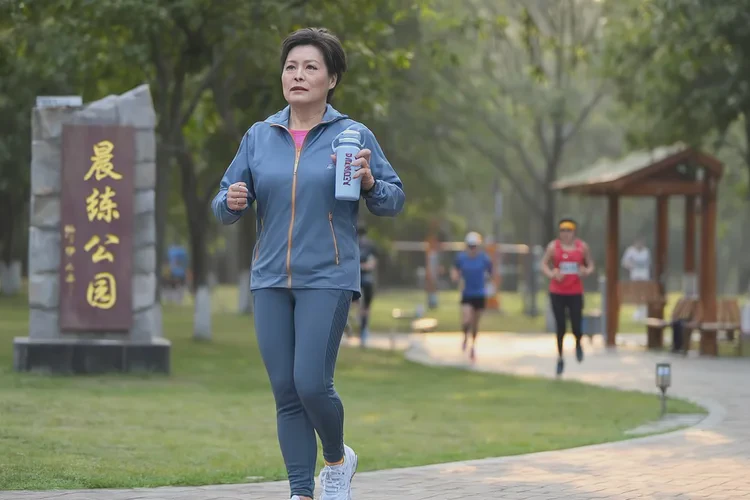 46岁早餐血糖26.9是怎么回事(图2)