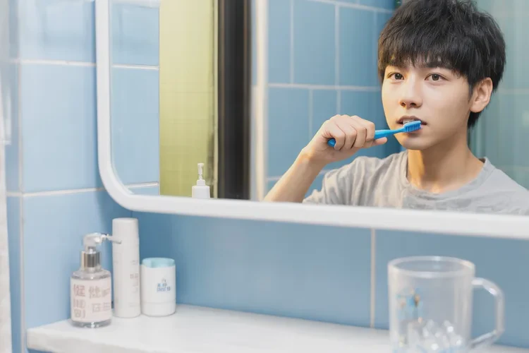 牙齒正畸排齊后還需要戴牙套多久(圖3)