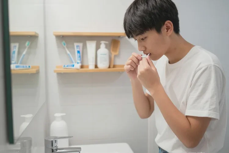 正畸出現(xiàn)牙齒松動(dòng)正常嗎怎么辦(圖2)