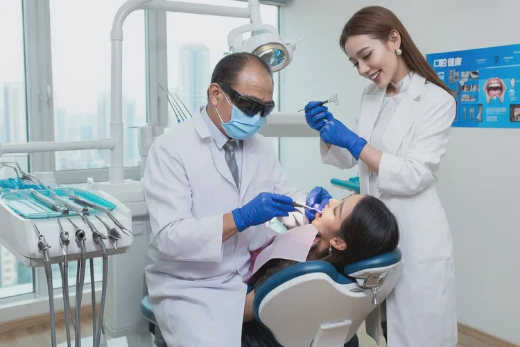 牙齒松動(dòng) 正畸多少錢啊(圖1)