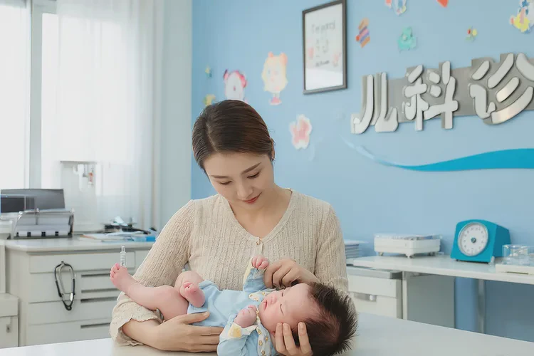 宝宝打疫苗后犯困正常吗(图1)