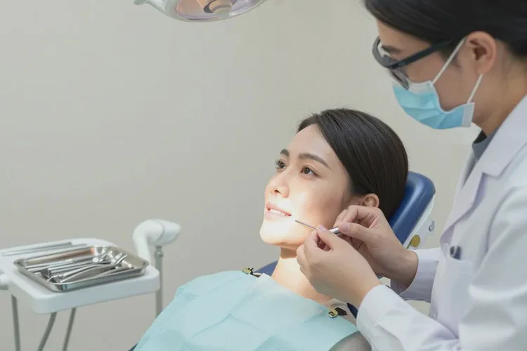 牙齒正畸后的保持器有幾種材質(zhì)(圖3)