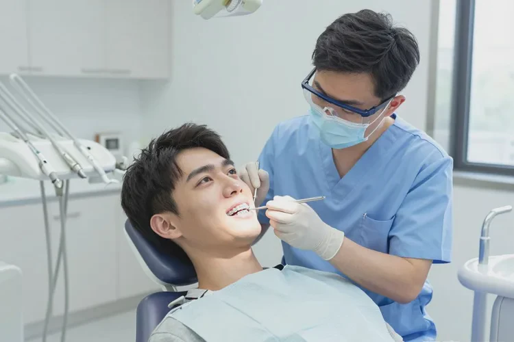 正畸時(shí)牙齒松動(dòng)還疼怎么辦呀(圖4)