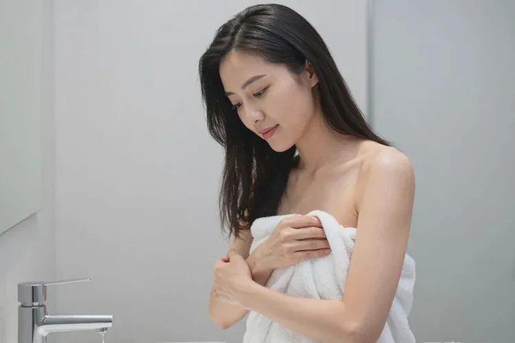 女性四肢長(zhǎng)濕疹能治愈嗎(圖2)